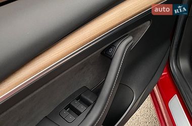 Седан Tesla Model 3 2017 в Луцьку
