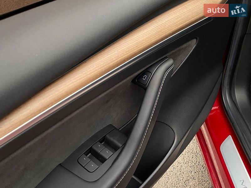 Седан Tesla Model 3 2017 в Луцьку