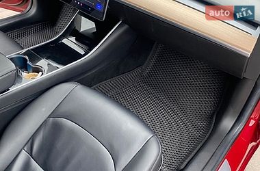Седан Tesla Model 3 2017 в Луцьку