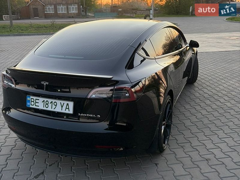 Седан Tesla Model 3 2018 в Врадиевке