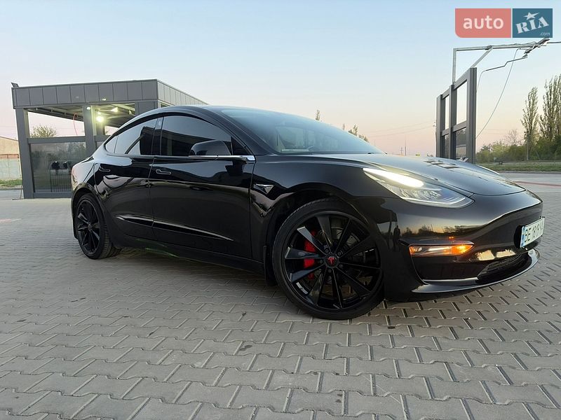 Седан Tesla Model 3 2018 в Врадиевке