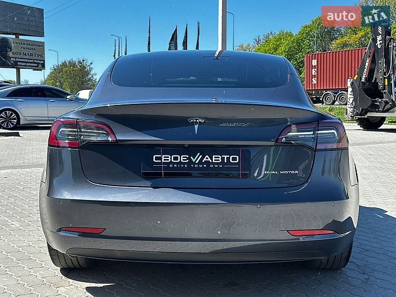 Седан Tesla Model 3 2022 в Львові