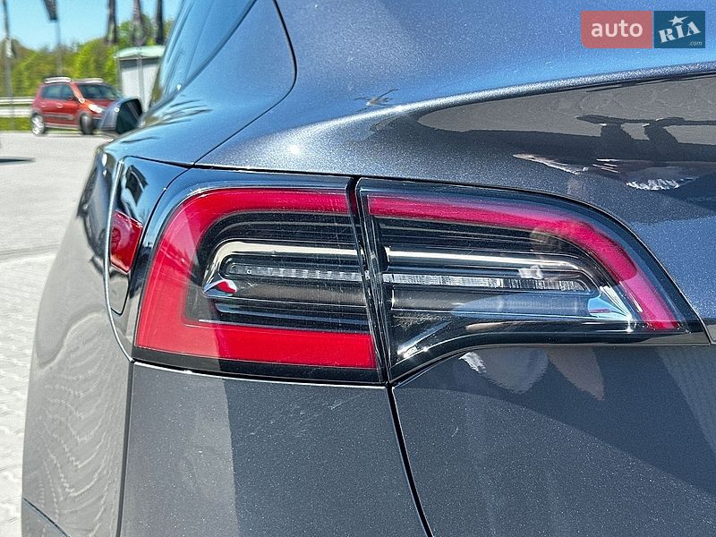 Седан Tesla Model 3 2022 в Львові