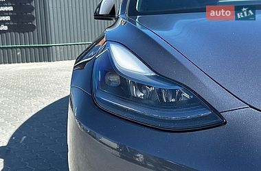 Седан Tesla Model 3 2022 в Львові
