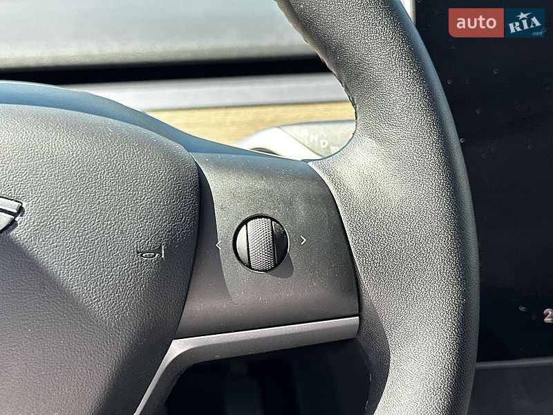 Седан Tesla Model 3 2022 в Львові