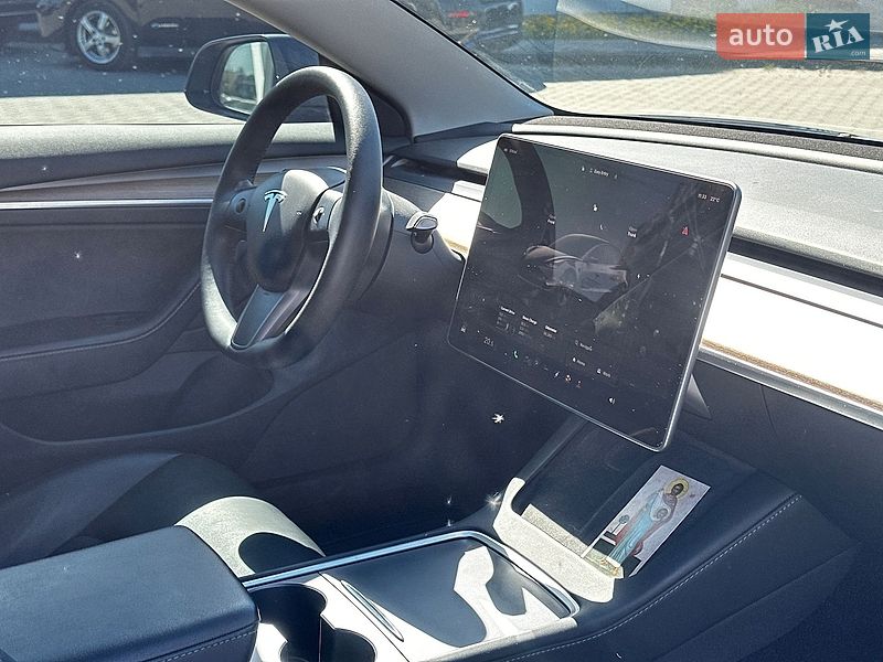 Седан Tesla Model 3 2022 в Львові