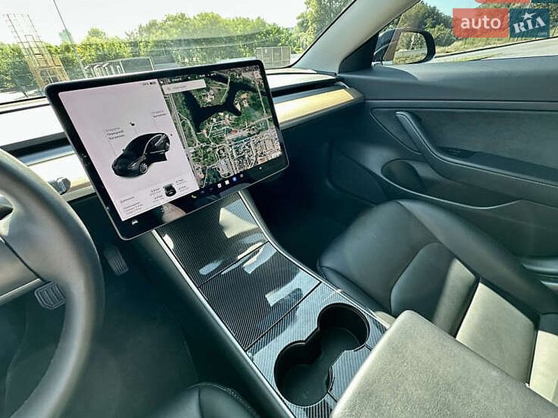 Седан Tesla Model 3 2020 в Киеве