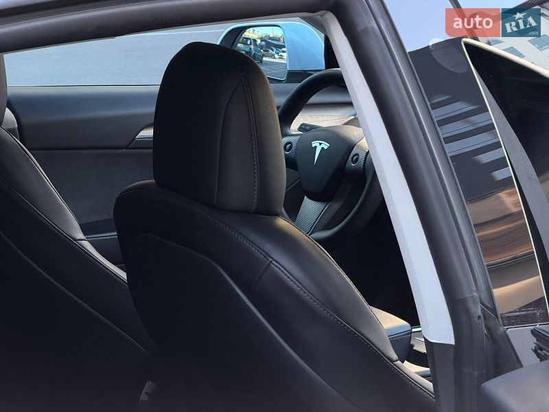 Седан Tesla Model 3 2021 в Ивано-Франковске