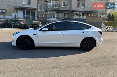 Седан Tesla Model 3 2021 в Дніпрі