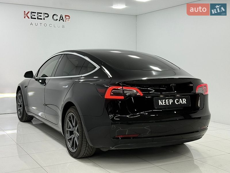 Седан Tesla Model 3 2019 в Одесі