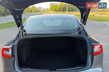 Седан Tesla Model 3 2022 в Львові