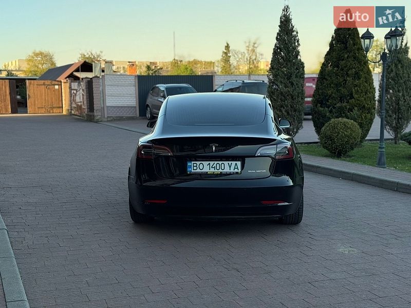 Седан Tesla Model 3 2019 в Стрые