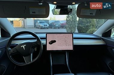 Седан Tesla Model 3 2019 в Стрые
