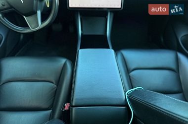 Седан Tesla Model 3 2019 в Стрые