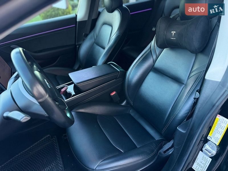 Седан Tesla Model 3 2019 в Стрые