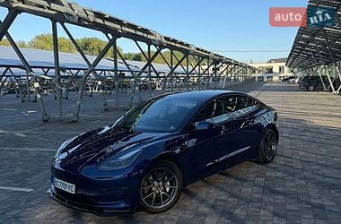Седан Tesla Model 3 2021 в Львові