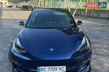 Седан Tesla Model 3 2021 в Львові
