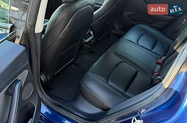 Седан Tesla Model 3 2021 в Львові