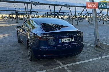 Седан Tesla Model 3 2021 в Львові