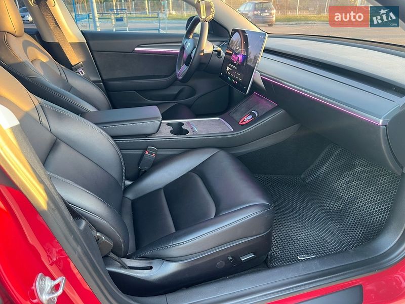 Седан Tesla Model 3 2022 в Дніпрі