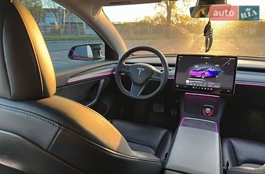 Седан Tesla Model 3 2022 в Дніпрі