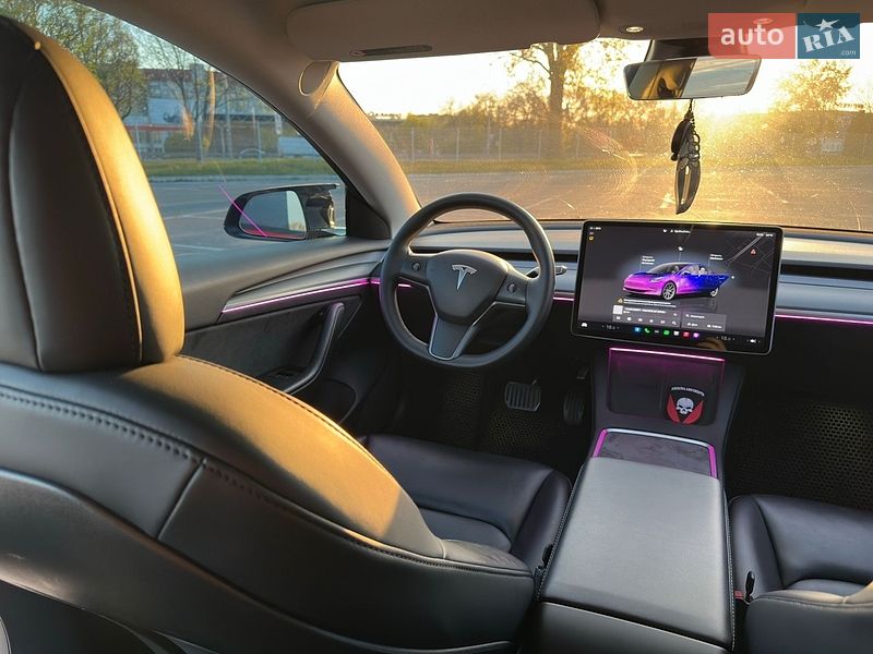 Седан Tesla Model 3 2022 в Дніпрі