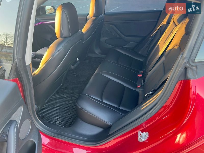Седан Tesla Model 3 2022 в Дніпрі