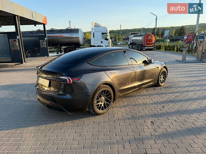 Седан Tesla Model 3 2024 в Золочеве