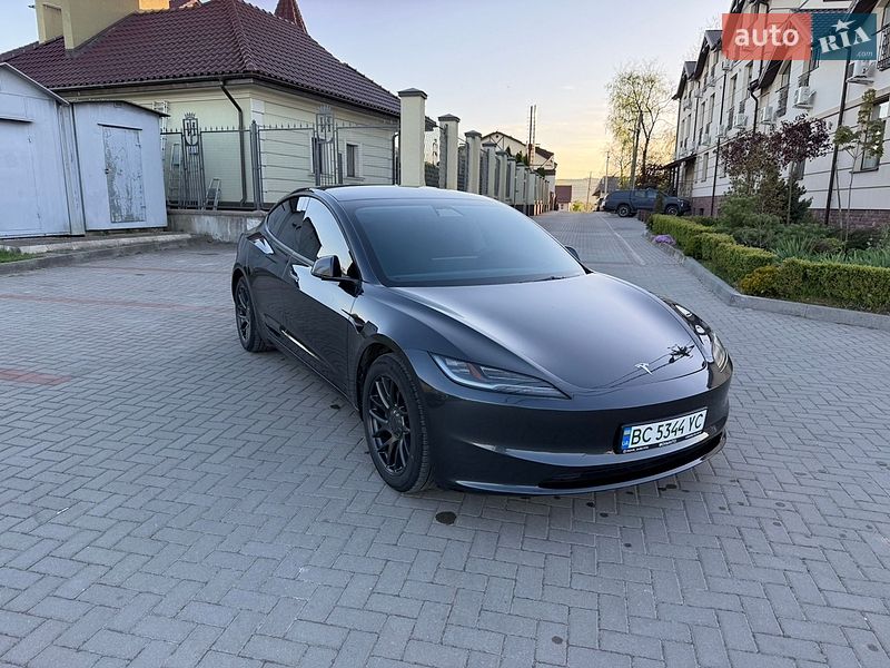 Седан Tesla Model 3 2024 в Золочеве