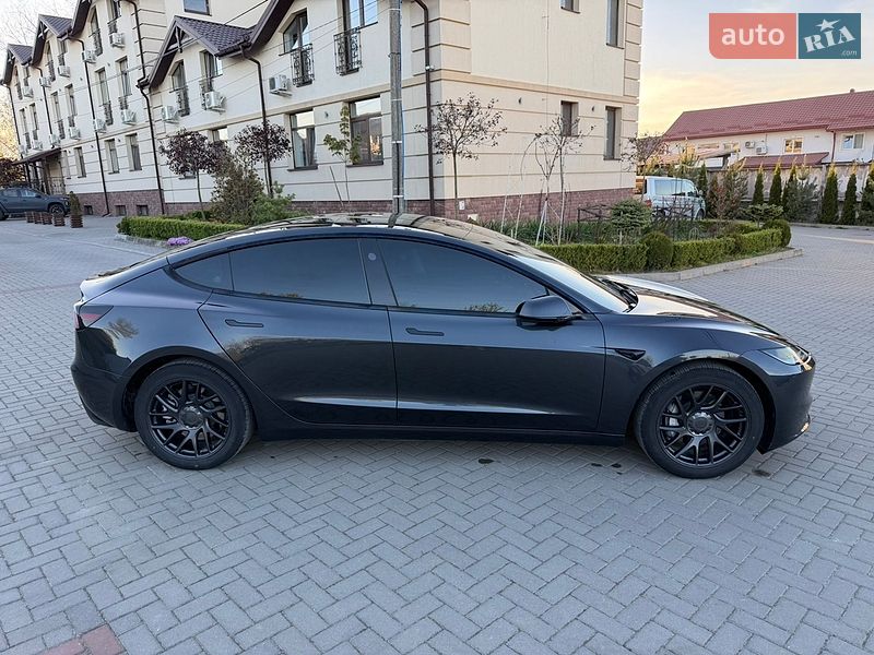 Седан Tesla Model 3 2024 в Золочеве