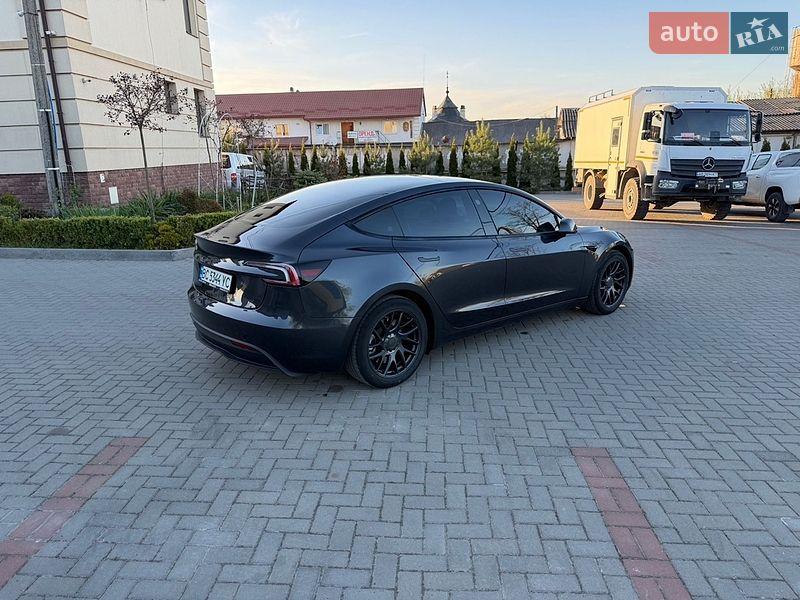 Седан Tesla Model 3 2024 в Золочеве