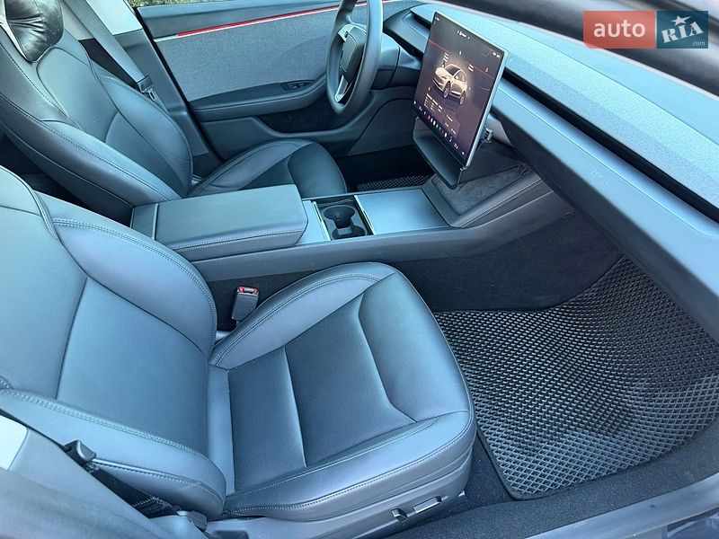 Седан Tesla Model 3 2024 в Золочеве