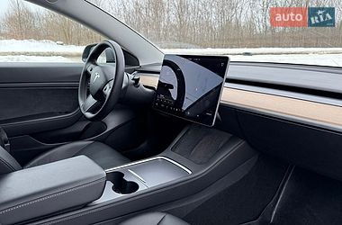 Седан Tesla Model 3 2021 в Львове