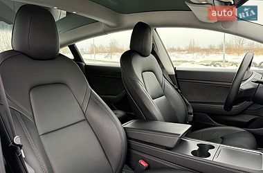 Седан Tesla Model 3 2021 в Львове
