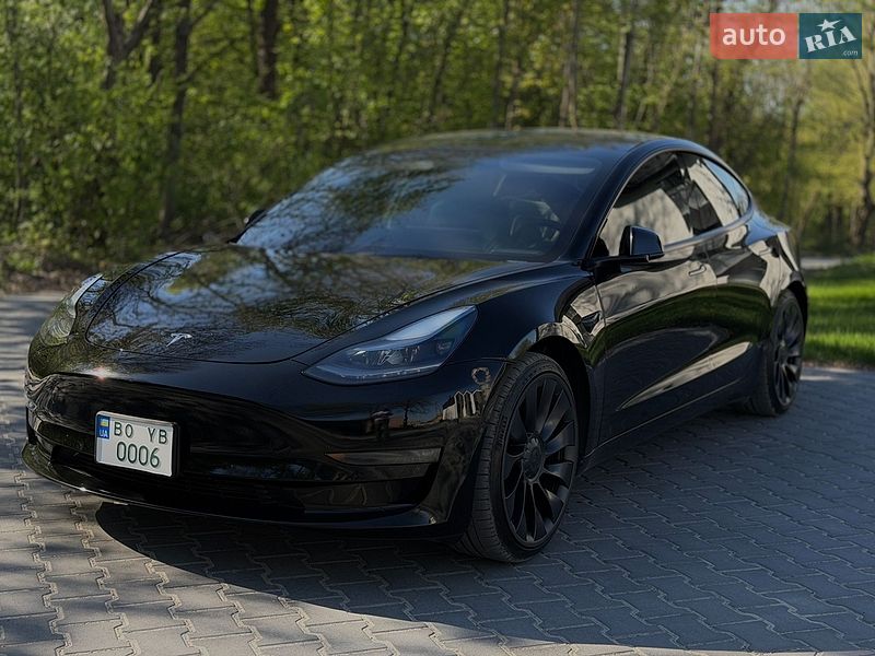Седан Tesla Model 3 2022 в Тернополі