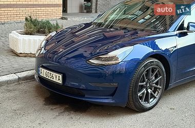 Седан Tesla Model 3 2019 в Киеве