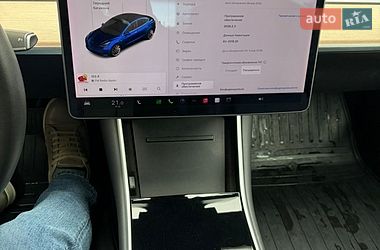 Седан Tesla Model 3 2019 в Киеве