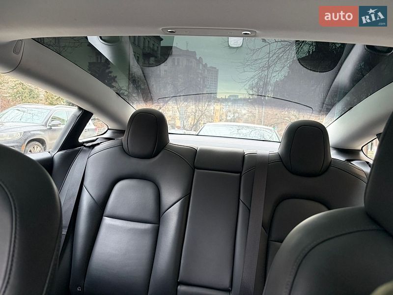 Седан Tesla Model 3 2019 в Киеве