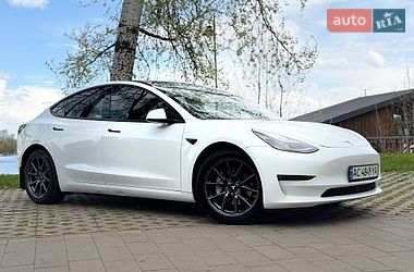 Седан Tesla Model 3 2020 в Киеве