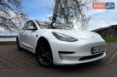 Седан Tesla Model 3 2020 в Киеве