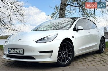 Седан Tesla Model 3 2020 в Киеве