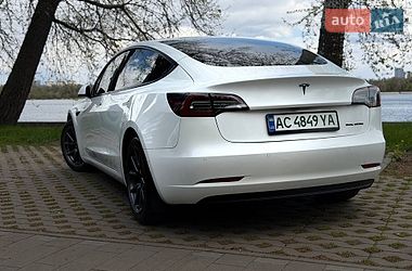 Седан Tesla Model 3 2020 в Киеве