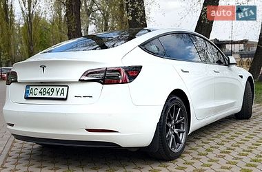 Седан Tesla Model 3 2020 в Киеве