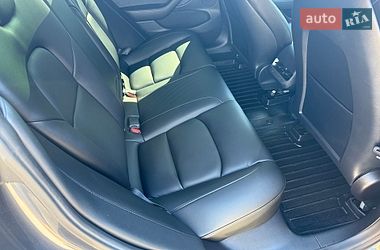 Седан Tesla Model 3 2022 в Киеве
