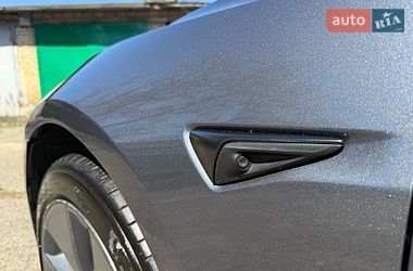 Седан Tesla Model 3 2022 в Киеве