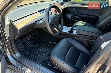 Седан Tesla Model 3 2022 в Киеве
