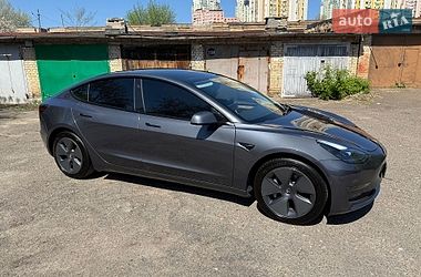 Седан Tesla Model 3 2022 в Киеве