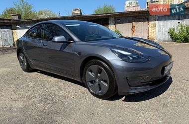 Седан Tesla Model 3 2022 в Киеве