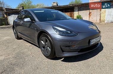 Седан Tesla Model 3 2022 в Киеве