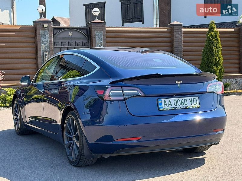 Седан Tesla Model 3 2017 в Борисполе